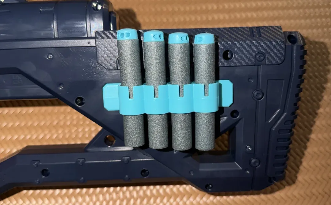 把你的玩具枪借给小孩玩