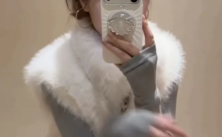 你好……你要我微信吗