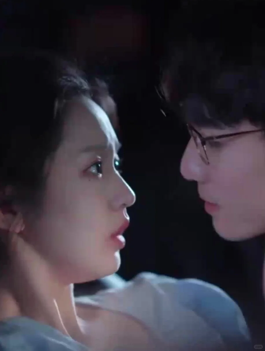 短剧《入夜对她上瘾》小红书免费看全集