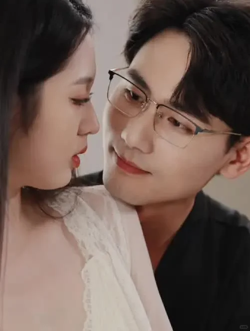 短剧《入夜对她上瘾》小红书免费看全集