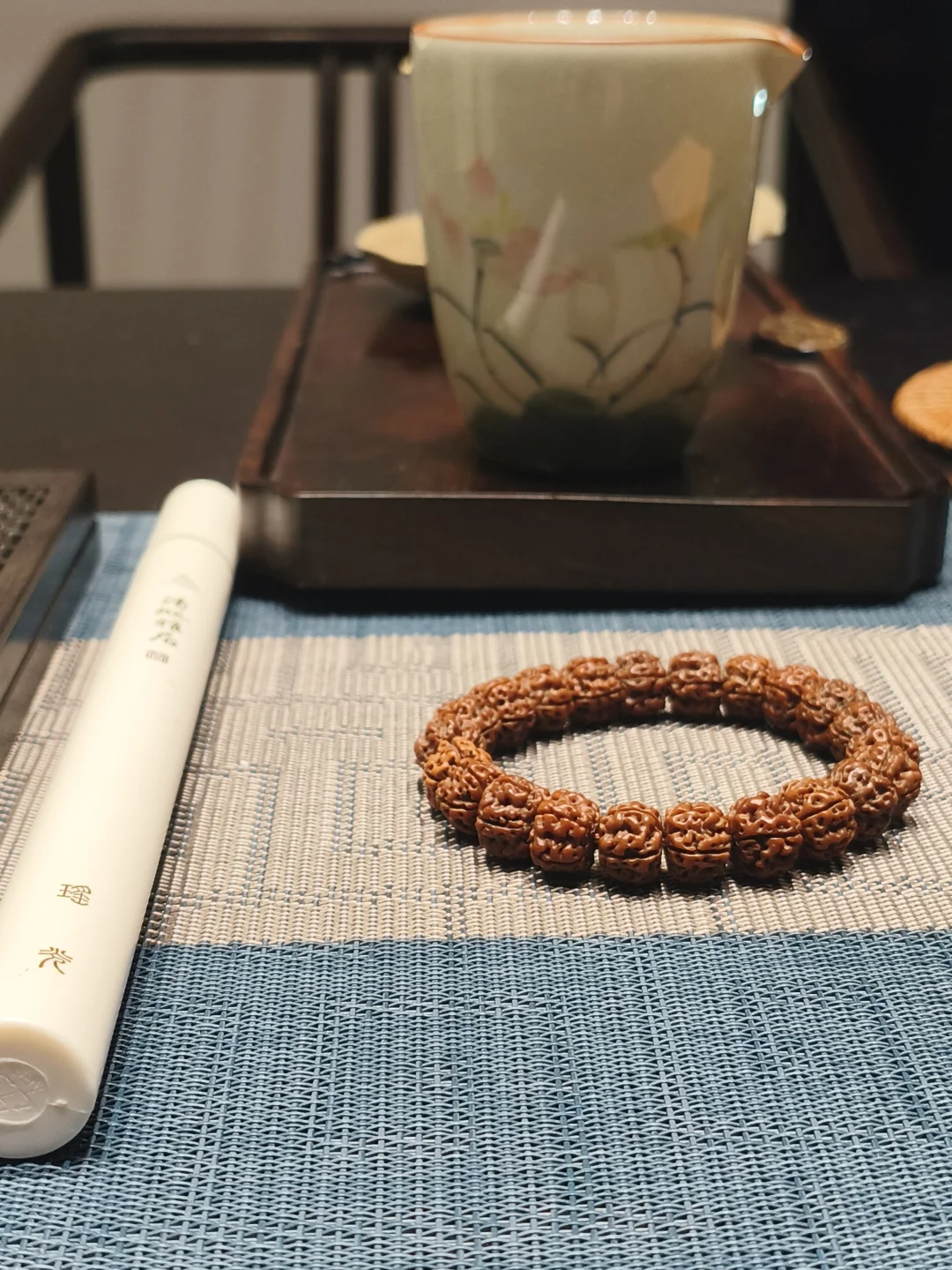 观水通禅意，闻香去染心