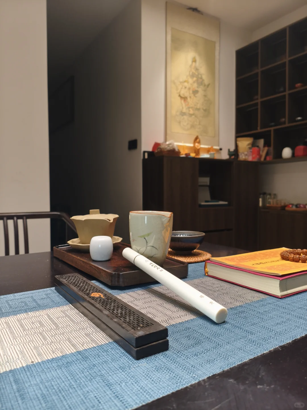 观水通禅意，闻香去染心