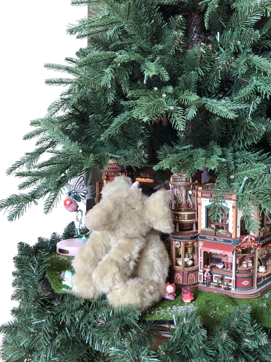 每晚睡前😴都会在玩具柜前🎠站一会儿！！！