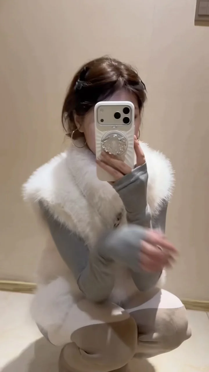 你好……你要我微信吗