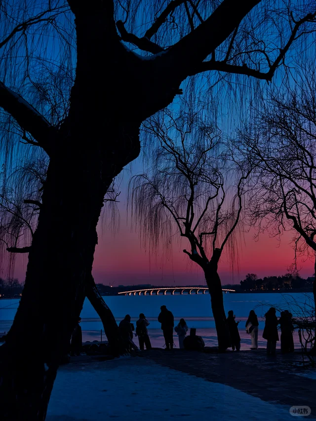 冬日颐和园蓝调时刻,是昼与夜最诗意的过渡