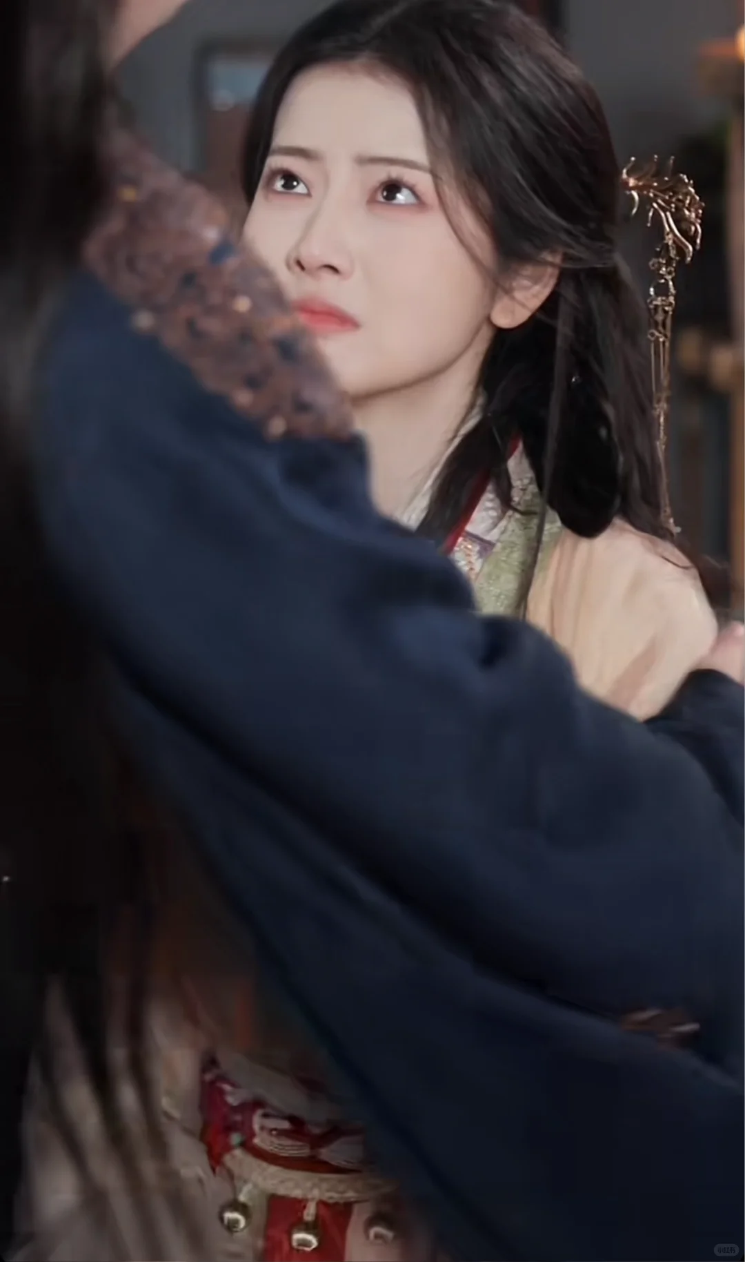 看完短剧《花落见流萤》了