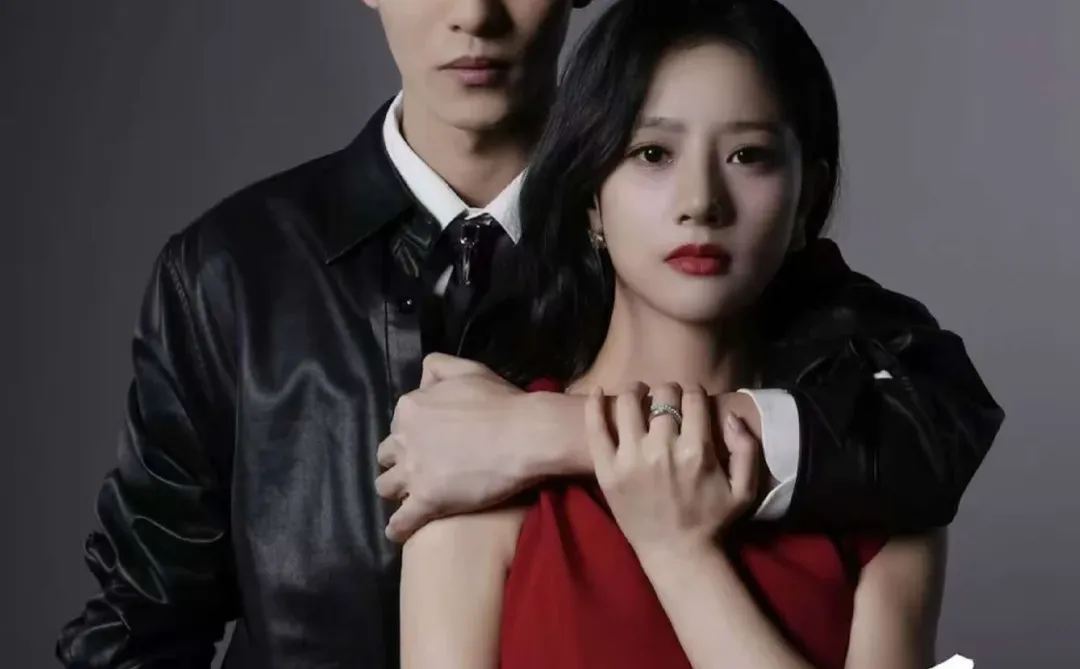 狠辣黑帮掌权人VS高智读心术拽姐，双强拉扯