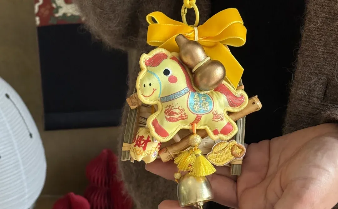 敲可爱的马年挂饰🐴