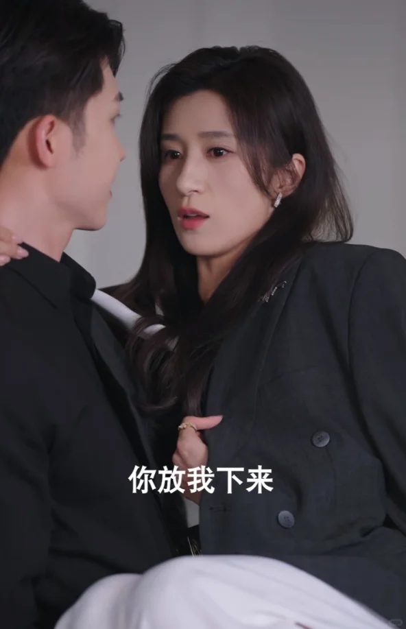 男主的腹肌可真哇塞呀😍