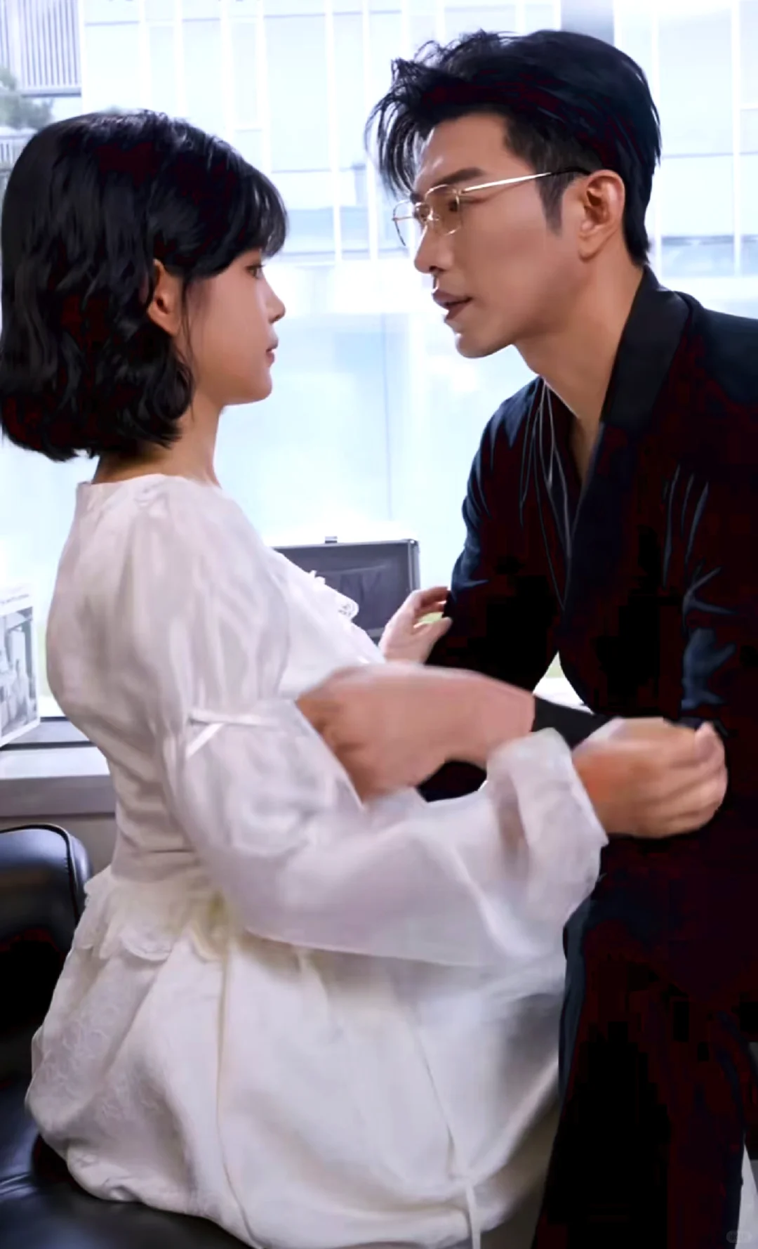 短剧伉俪于龙&杨伊璐深情演绎甜宠情爱剧！