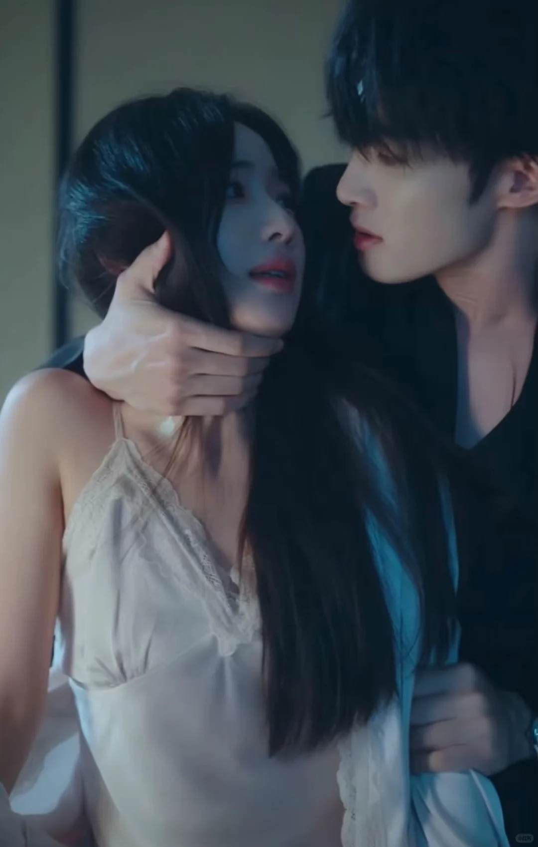 这剧是真疯真强制！我宣布目前无代餐！