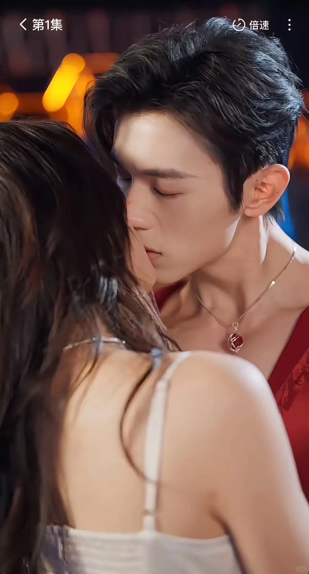 “我们浪漫一点💗我狼一点💘你慢一点”吻戏👍