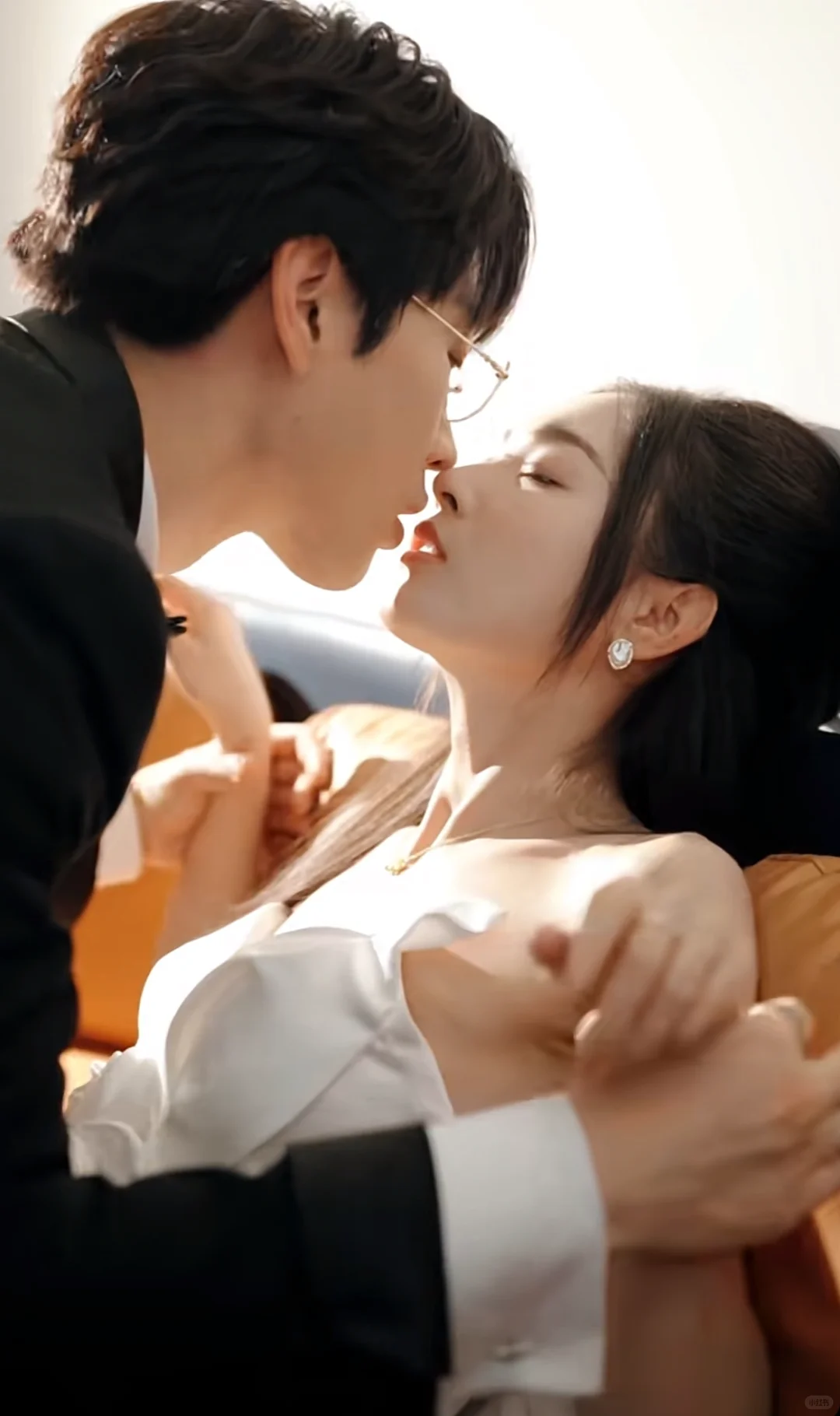 男主是个亲亲怪！谁懂啊，好甜好甜