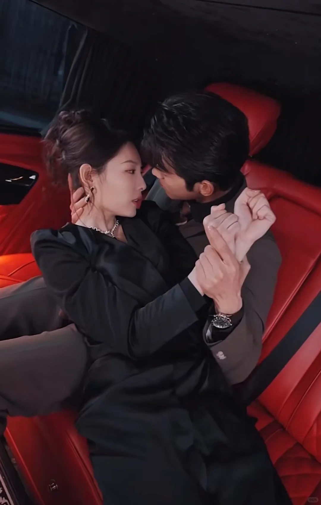 🆘吻戏巨多 | 快穿系统‼️蓝博是我新墙头