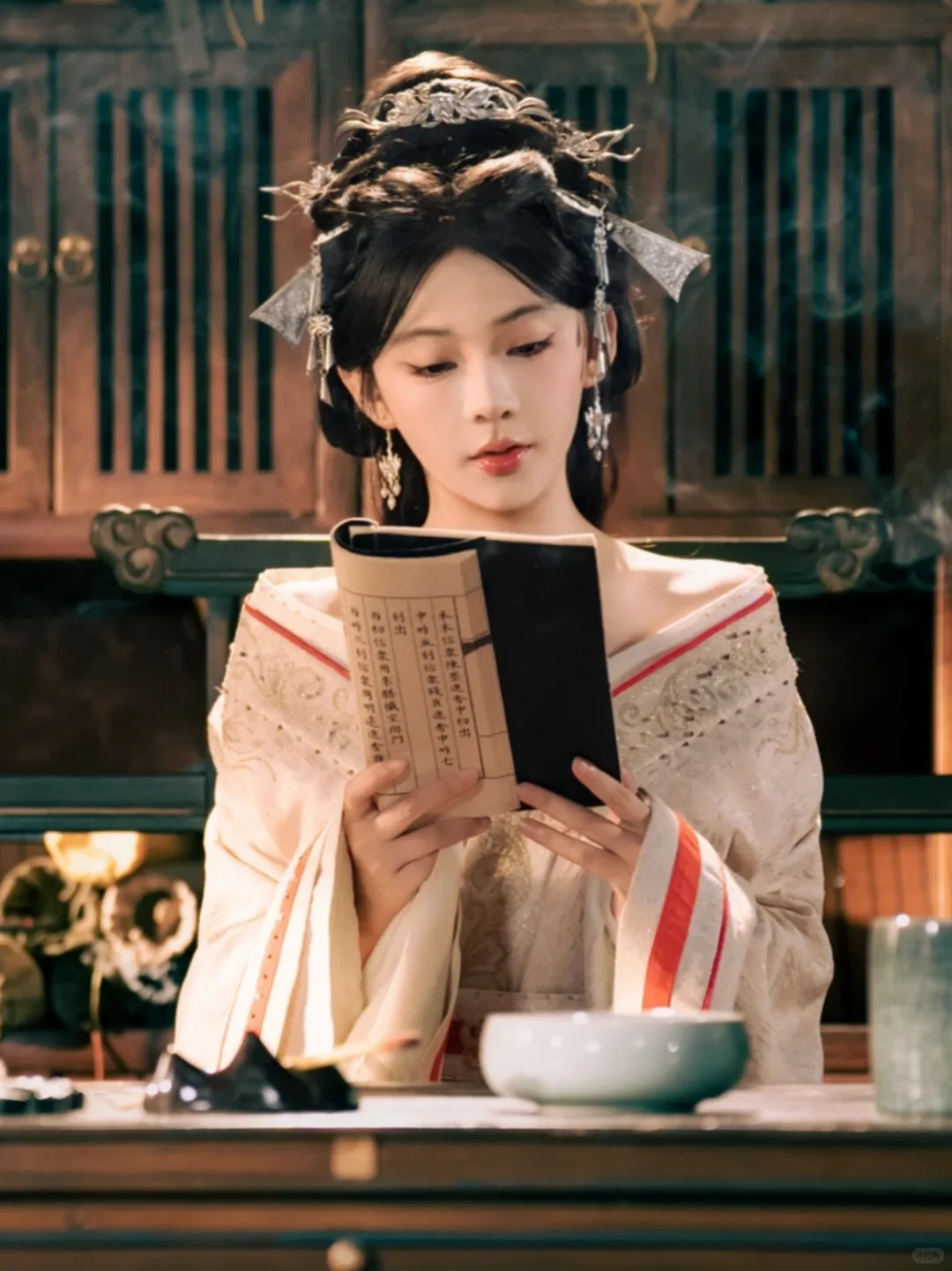 新剧杀疯了！一下就被这两张脸吸引住了😍