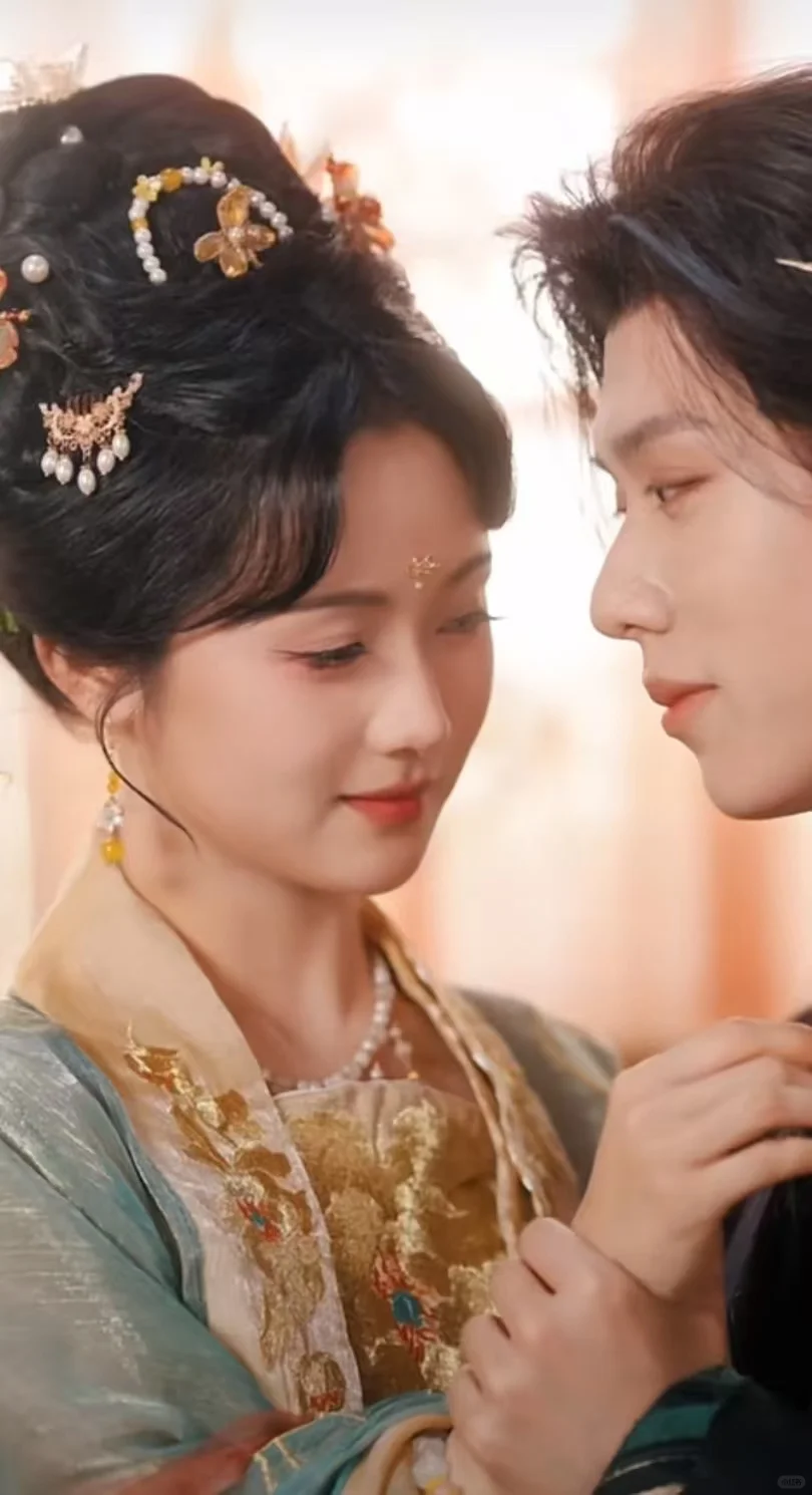 被狠戾暴君囚在掌心宠