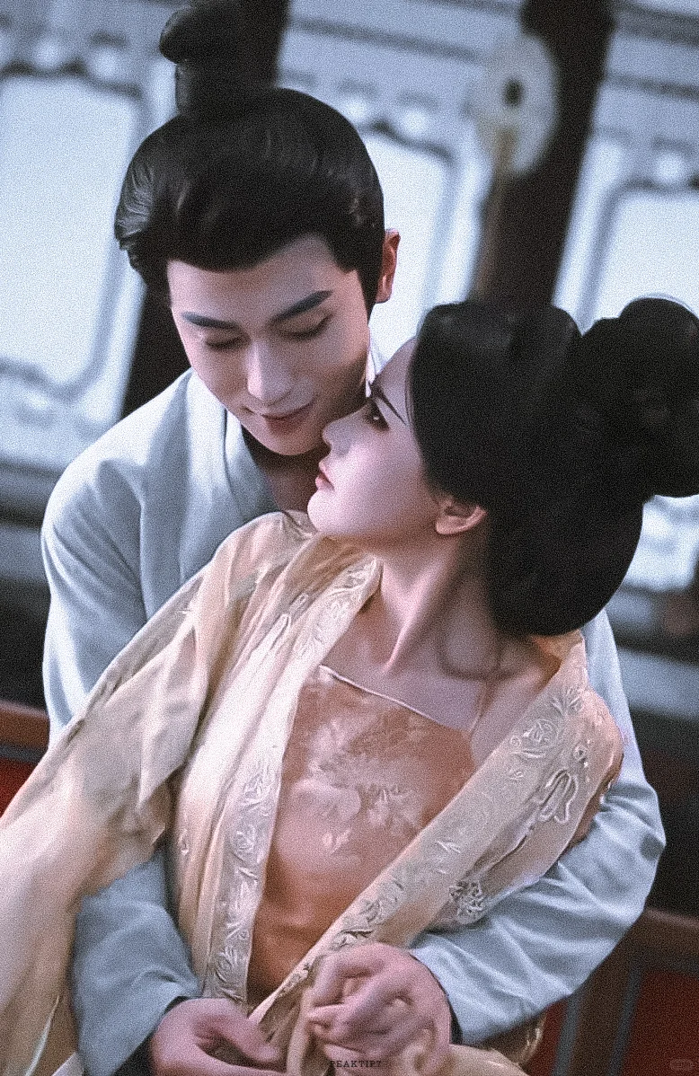 又在红果里看上细糠了，性张力拉满！