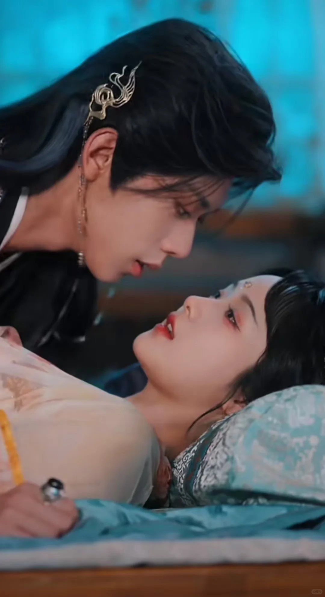 被狠戾暴君囚在掌心宠