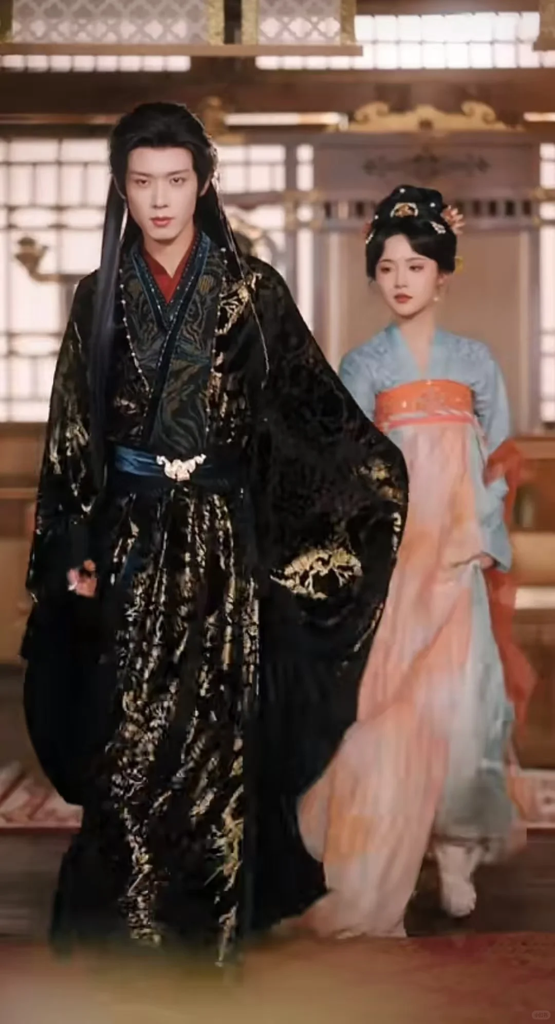 被狠戾暴君囚在掌心宠