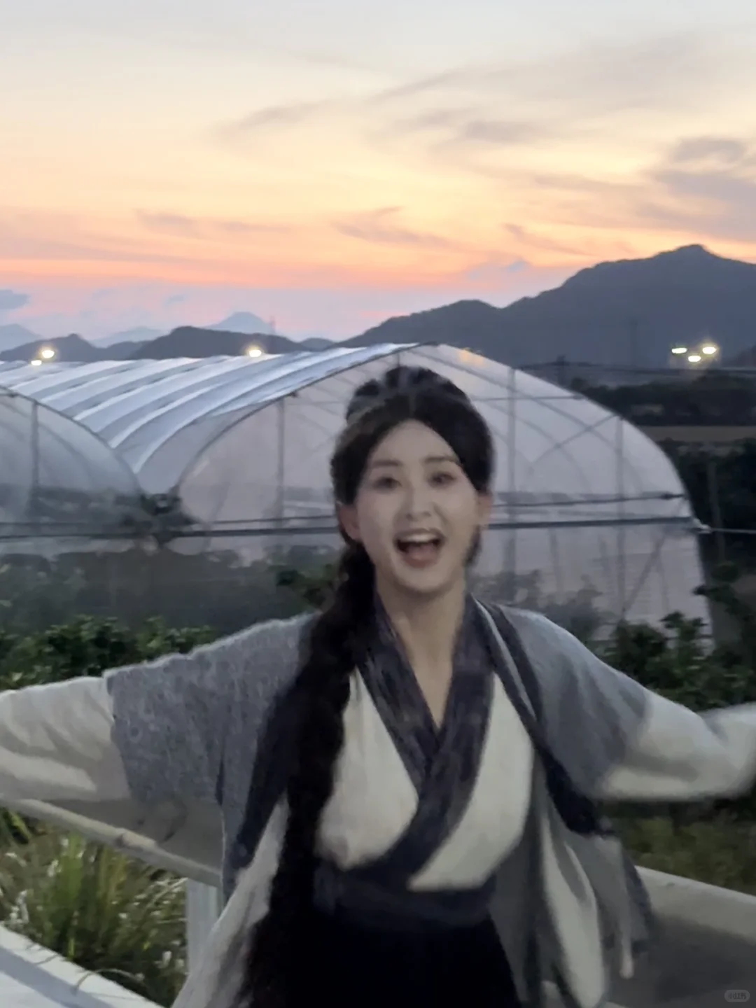 种田文《开局破茅屋，极品婆母带全家改命》