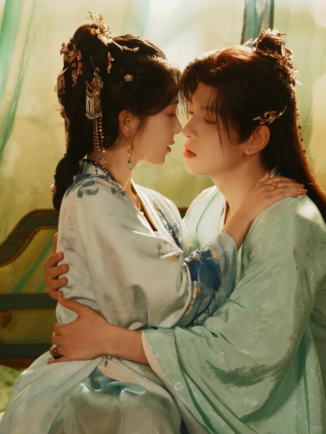 熬夜追完这部剧，吻戏和剧情都让人上瘾😍