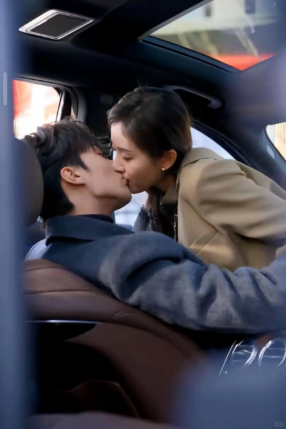 🆘这部剧是真敢拍啊❗几乎每集都在吻‼️