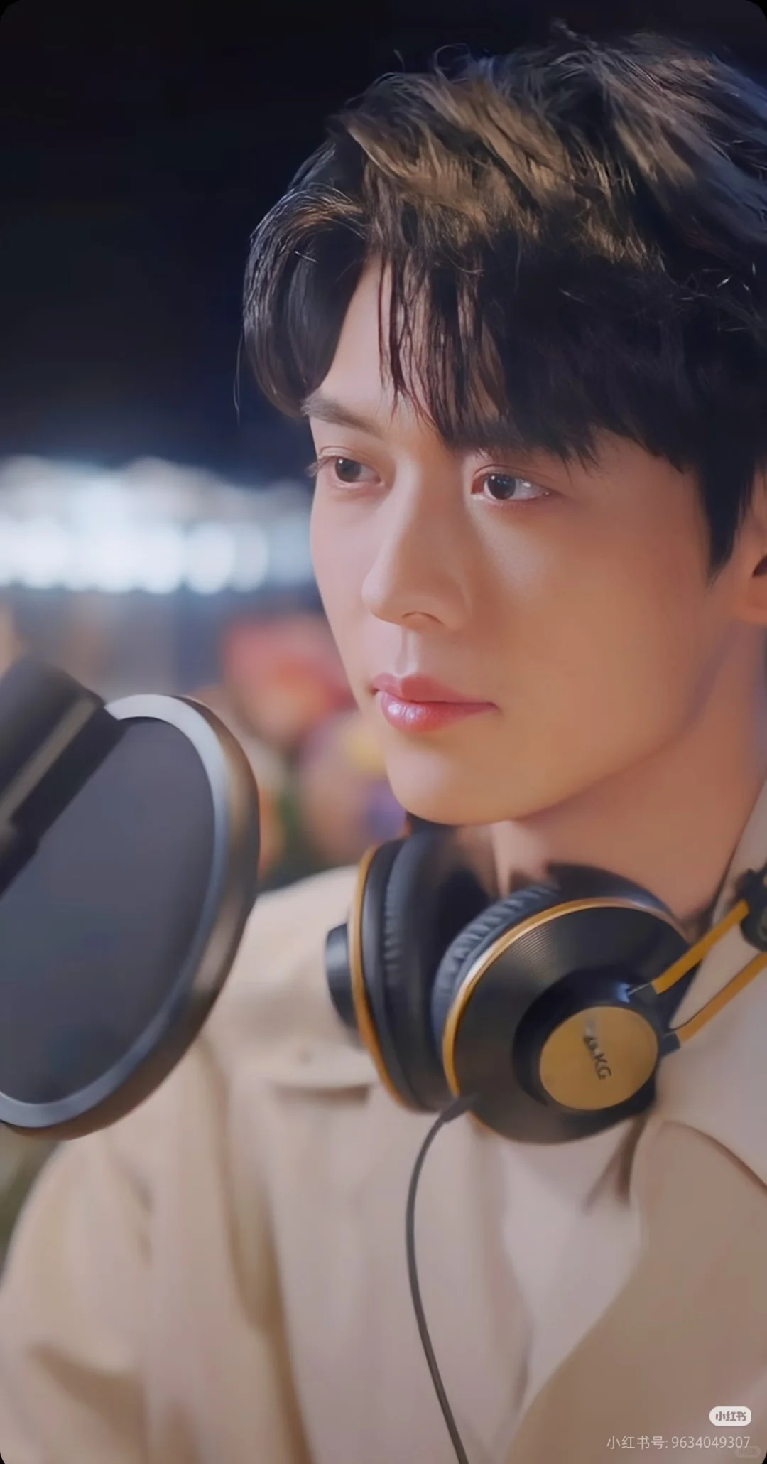 盲眼霸总vs腿瘸女孩，双向救赎