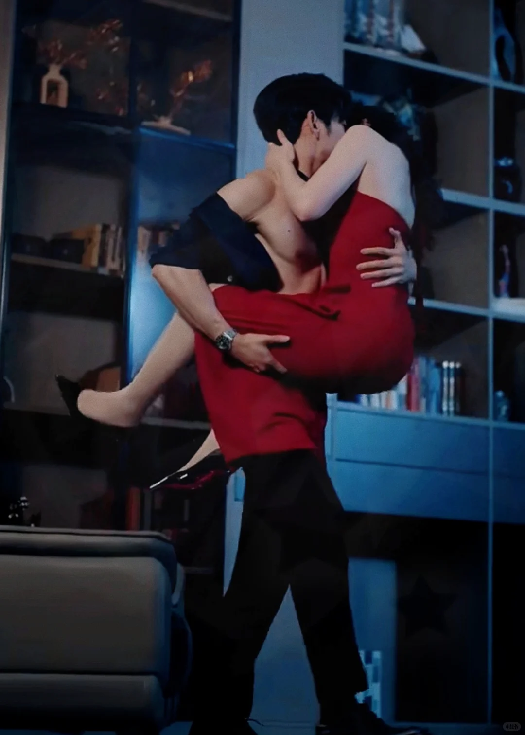 🆘这尺度是能播的嘛！都伸舌头了～