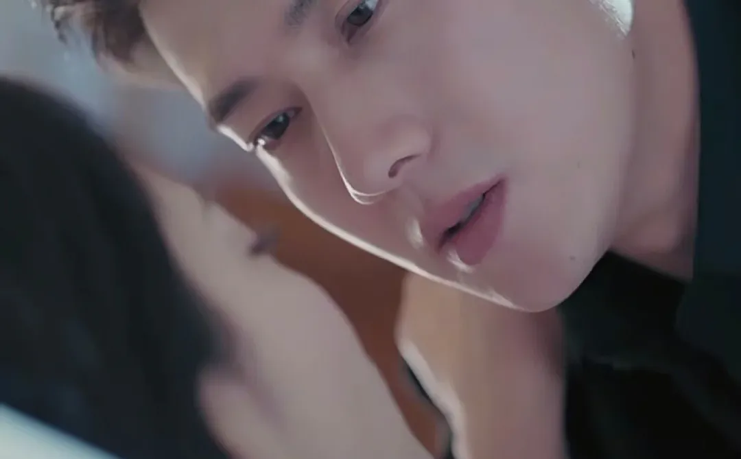 OMG🆘开场女主意图勾引男主啦‼️