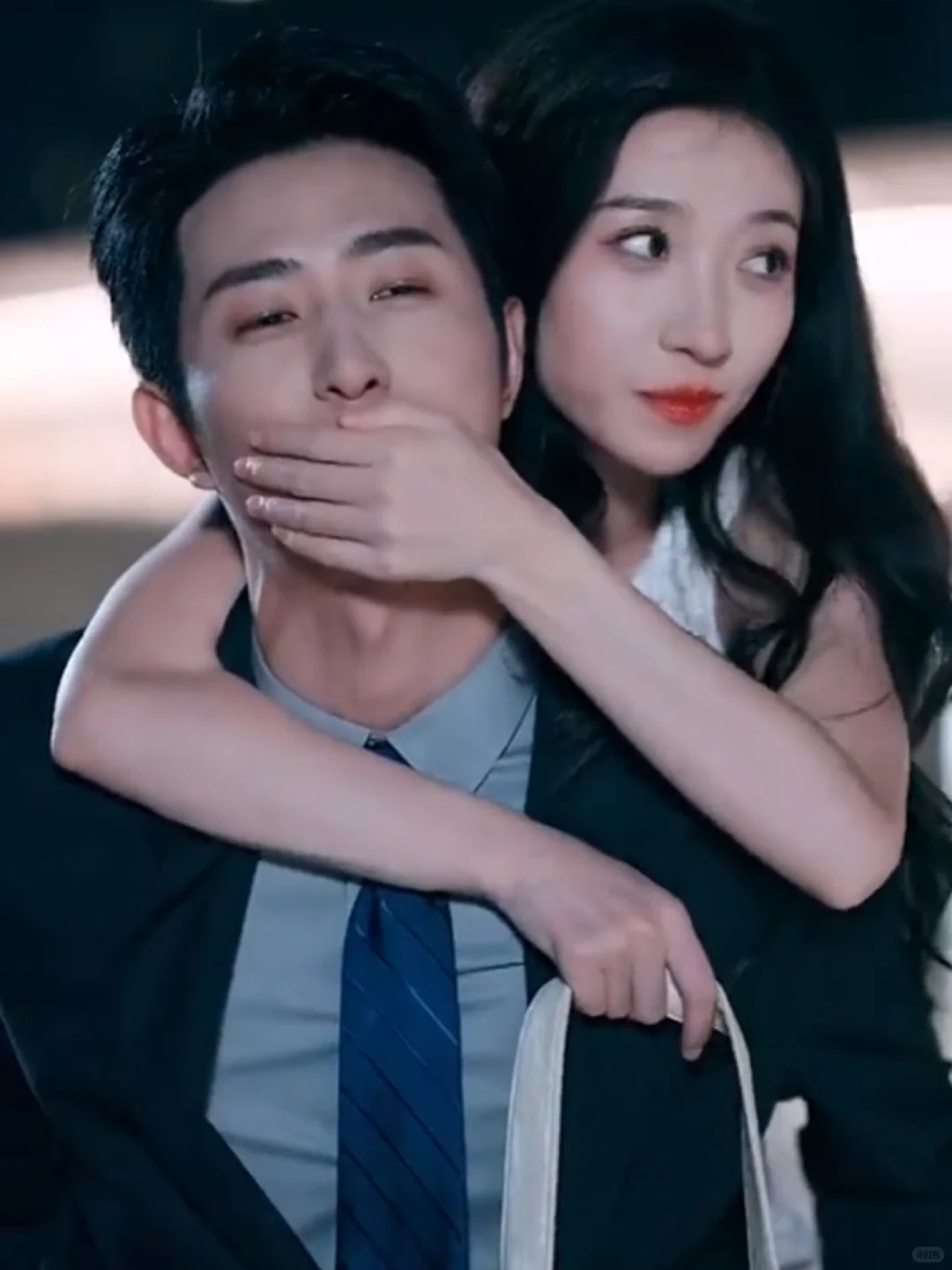 7.18|老房子着了火，体制内大佬为爱低头