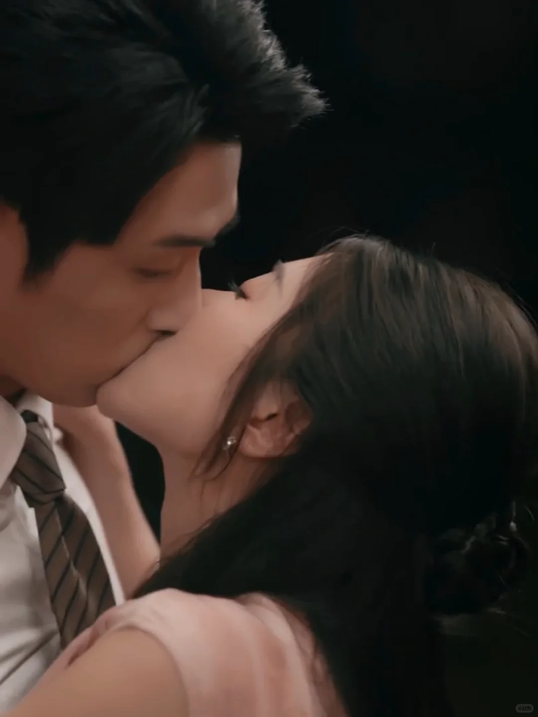 7.18|老房子着了火，体制内大佬为爱低头