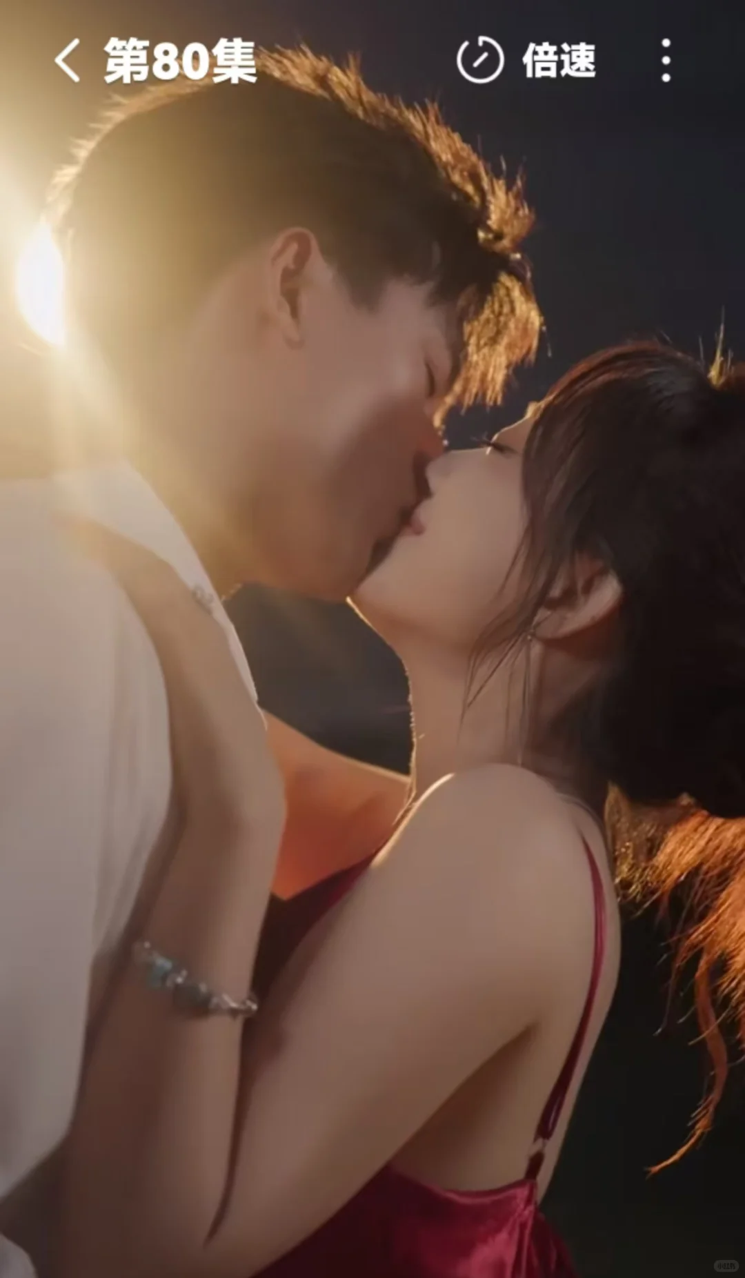 王皓祯&侯呈玥深情演绎悬疑甜宠情爱剧！