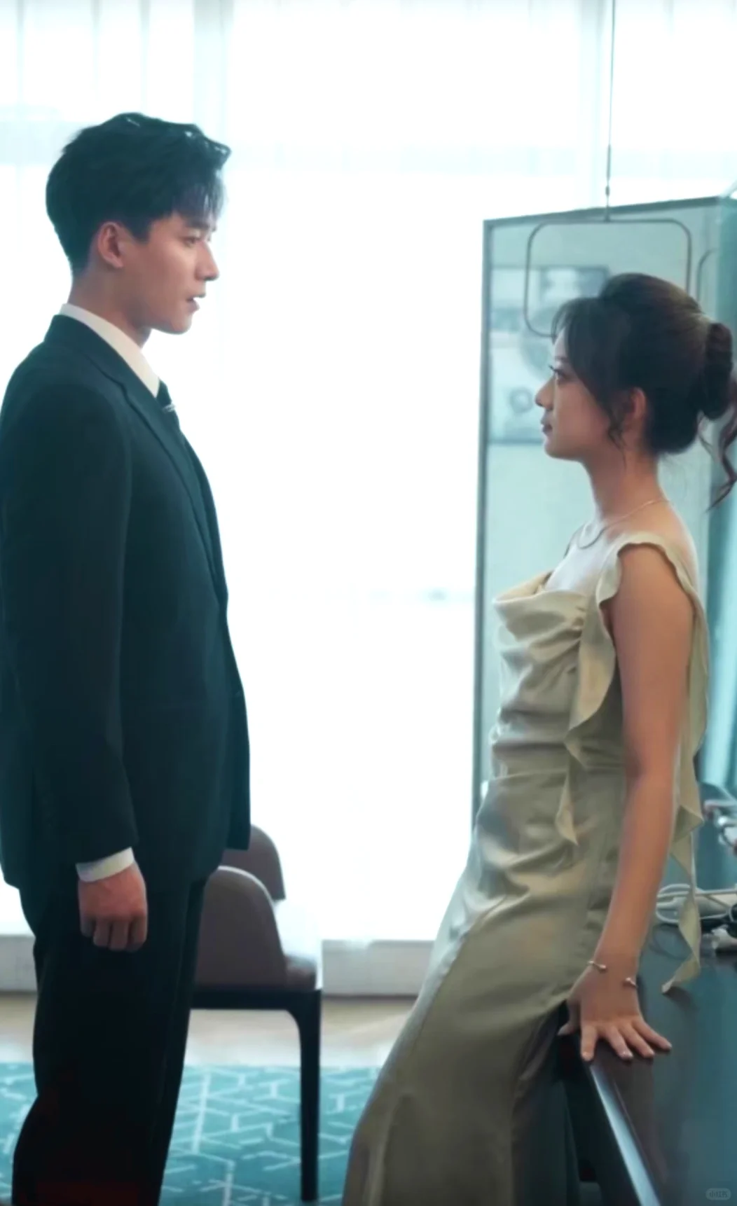 王皓祯&侯呈玥深情演绎悬疑甜宠情爱剧！