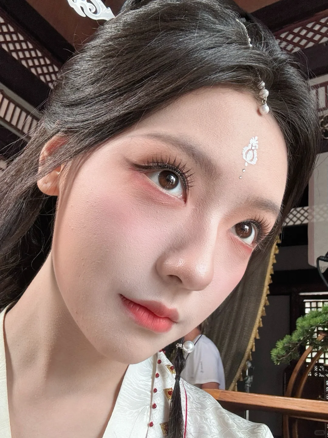 直视我的眼睛告诉我