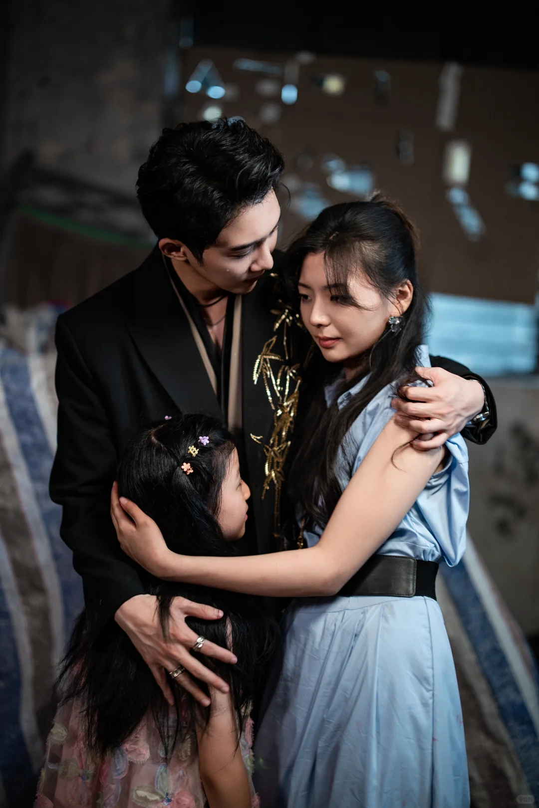 她“死”后第七年，带着他的孩子回来了