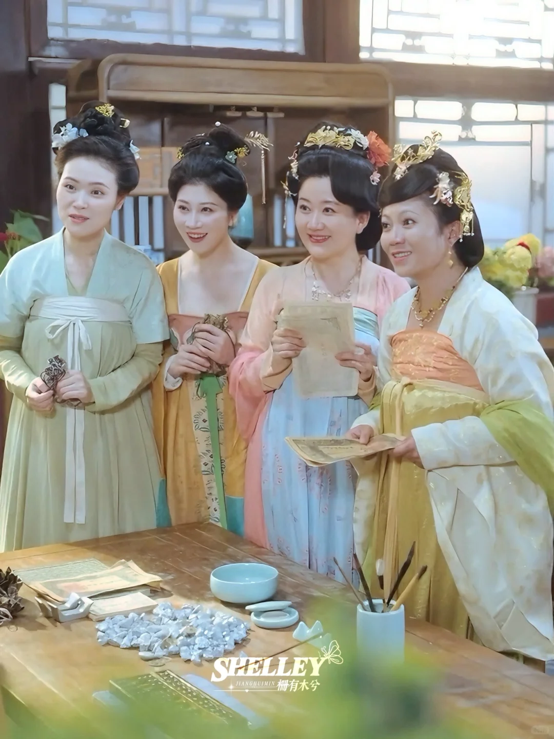 ❣️冷宫趴很好看❗️就喜欢girls help girls