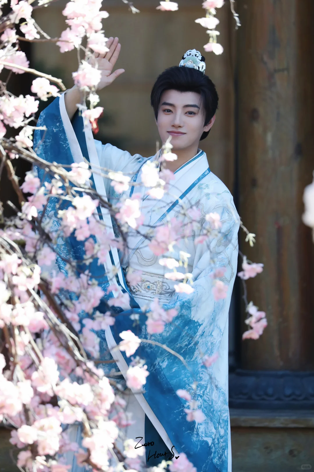 郑宏爽｜我愿是那截被他衣袂拂过的桃枝。