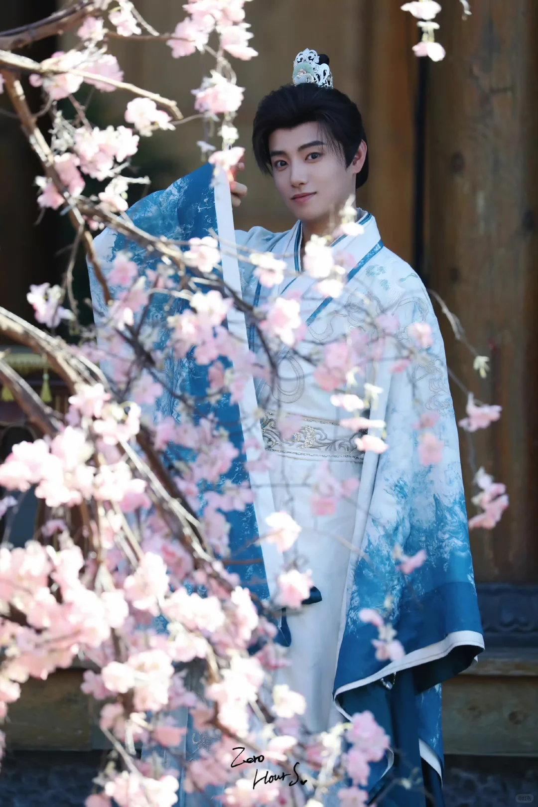 郑宏爽｜我愿是那截被他衣袂拂过的桃枝。