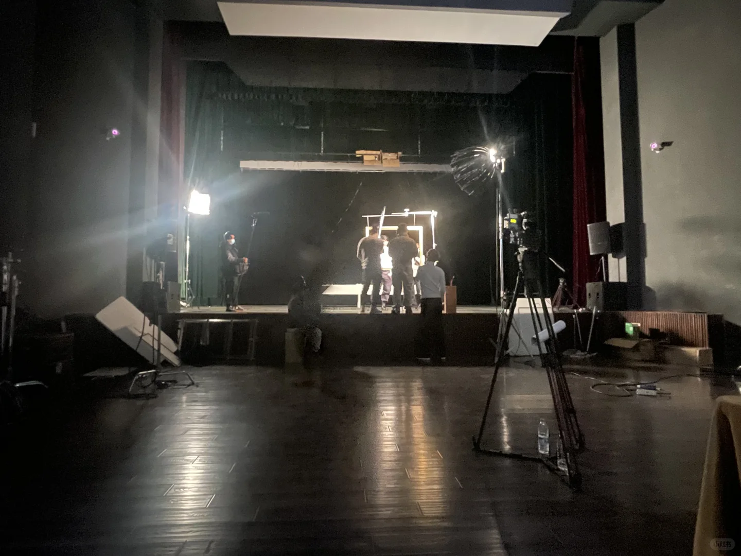 空降广西短剧导演