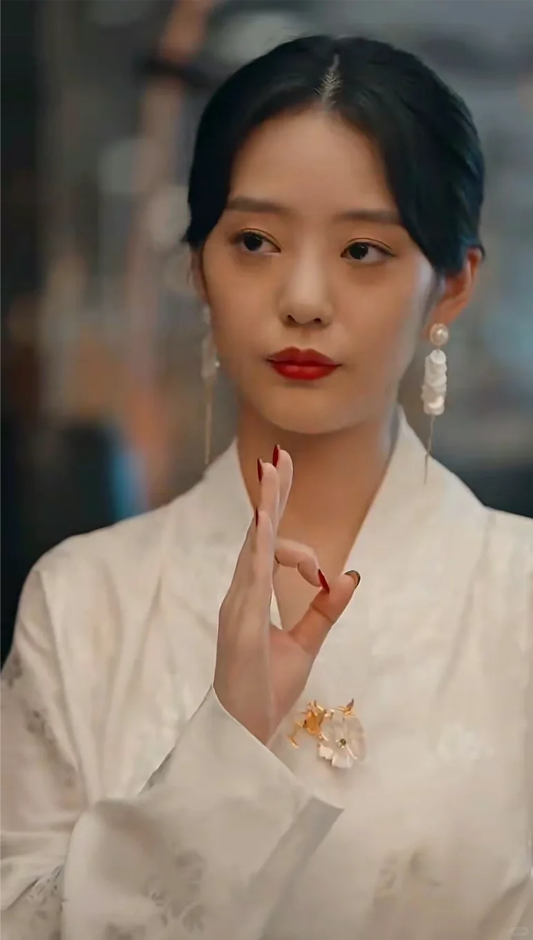 ✨上头短剧又添一部😀穿越皇后重生归来