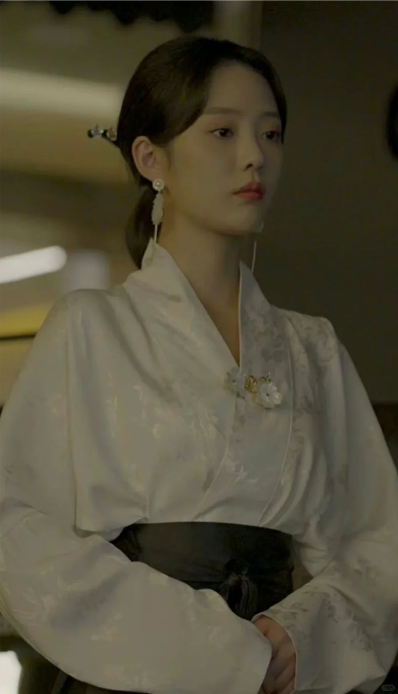 ✨上头短剧又添一部😀穿越皇后重生归来