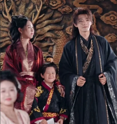 适合放松大脑的奇幻短剧，古今穿越全家开挂