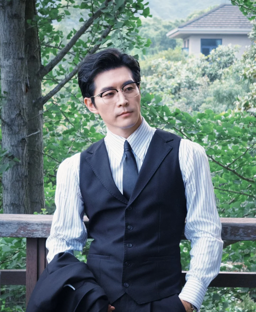 赵廷义一出现，就知道最有钱的是谁了