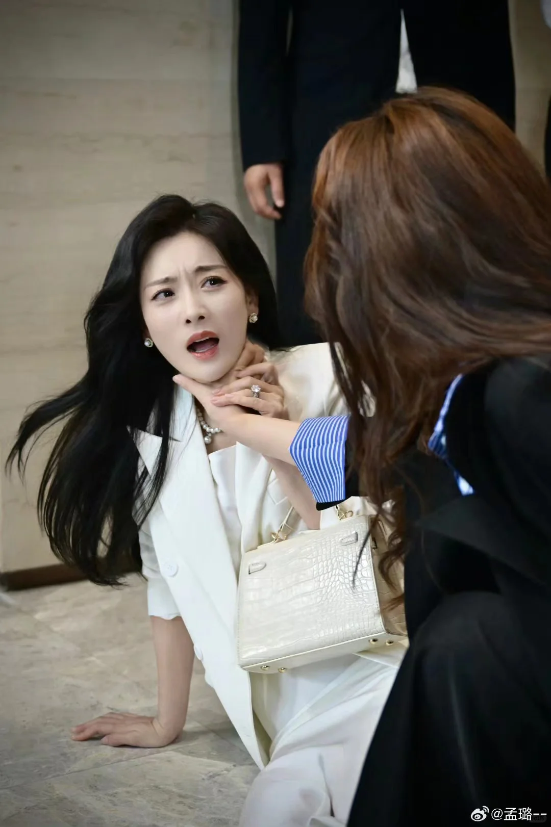 【短剧创作】复仇剧《危险边缘》上线！