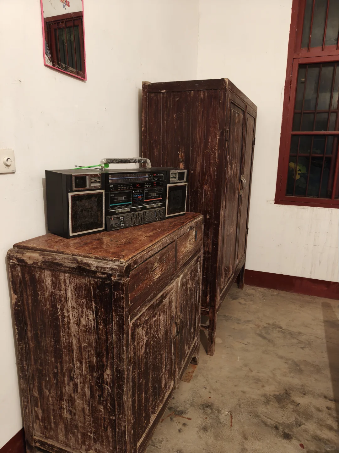 剧组又在长沙这个农村小院拍夜戏啦~