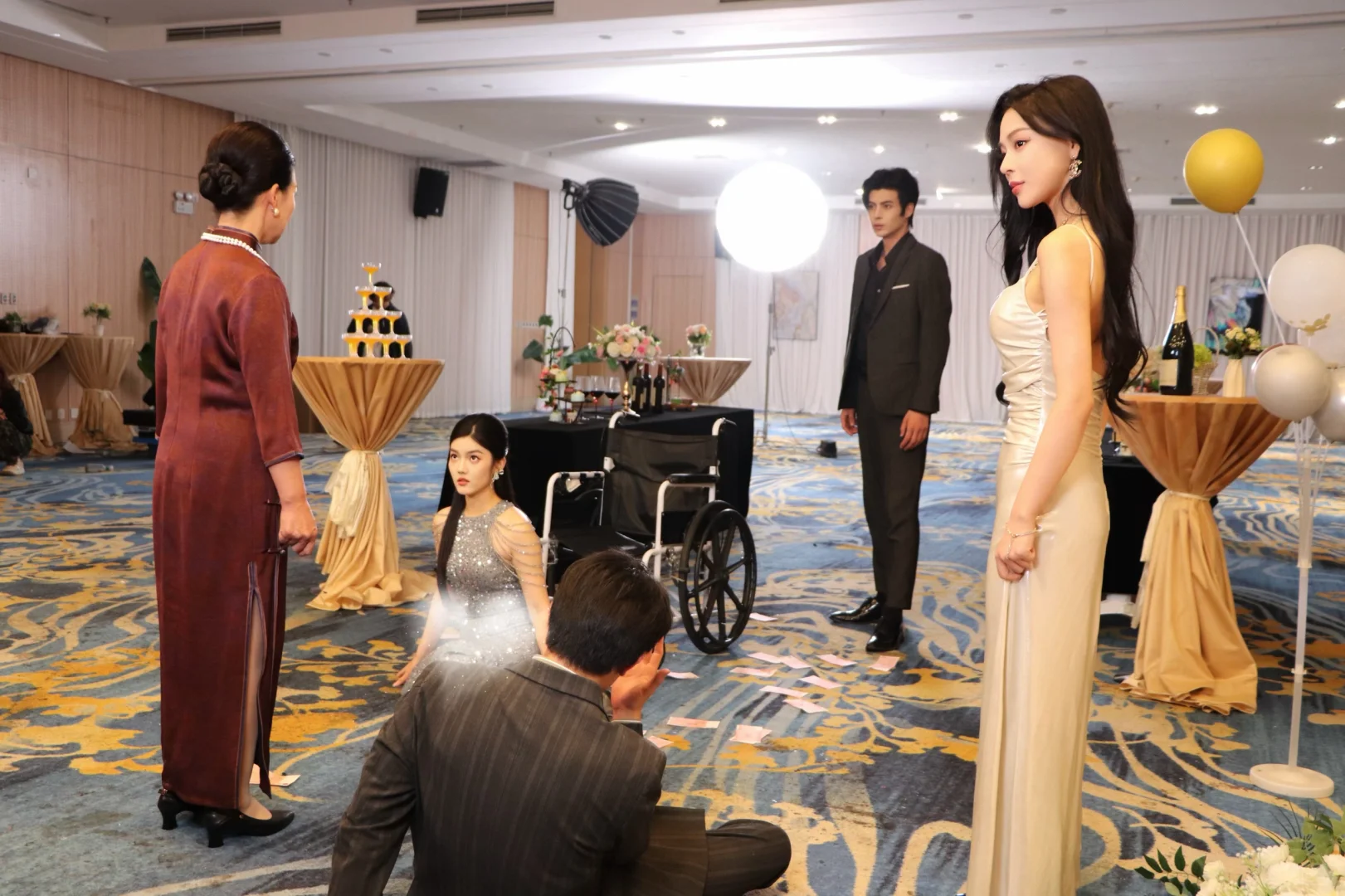 新戏剧照 反派女霸总狗血剧情