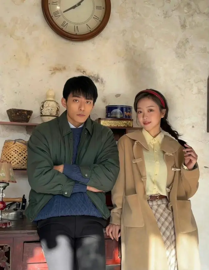 穿越80年代，我成了后妈？！👩‍🦱🔥