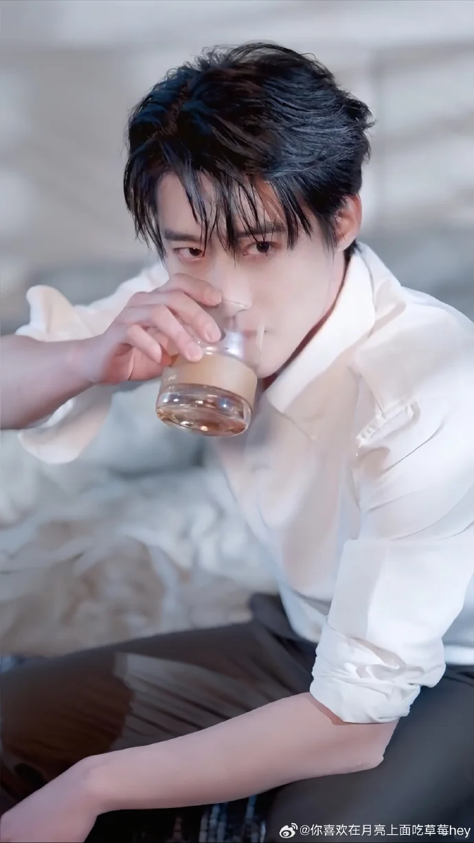 📺《伪名媛混圈手册》 | 都市逆袭大剧✨