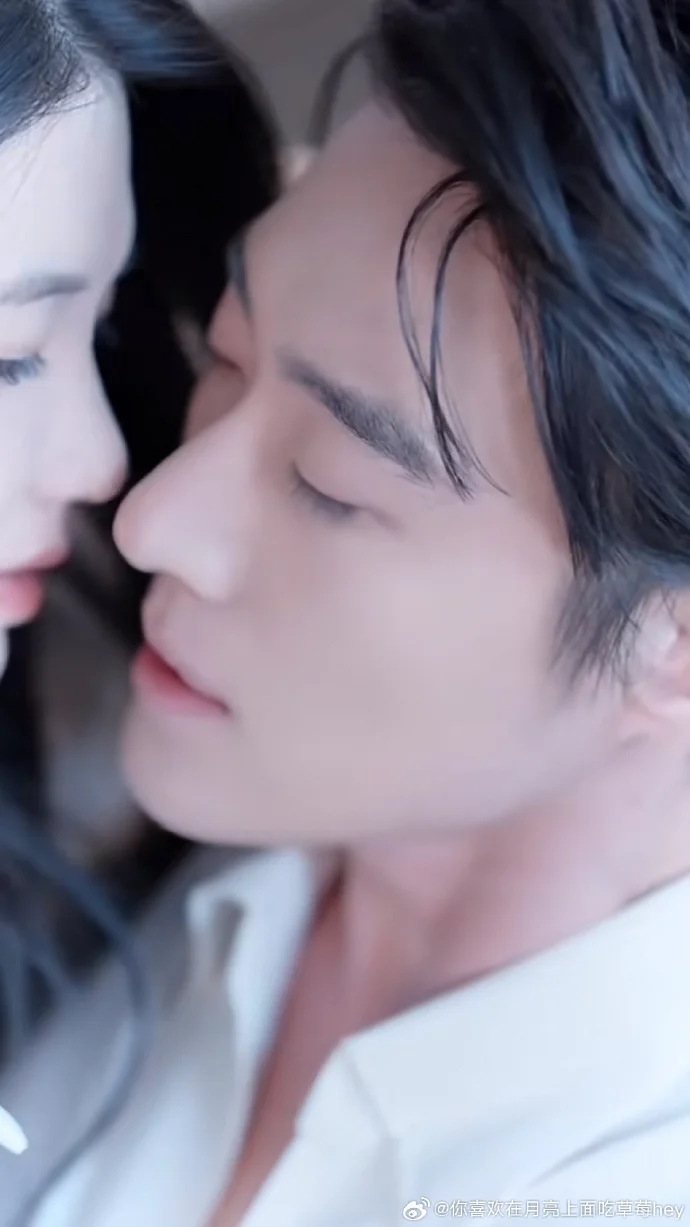 📺《伪名媛混圈手册》 | 都市逆袭大剧✨