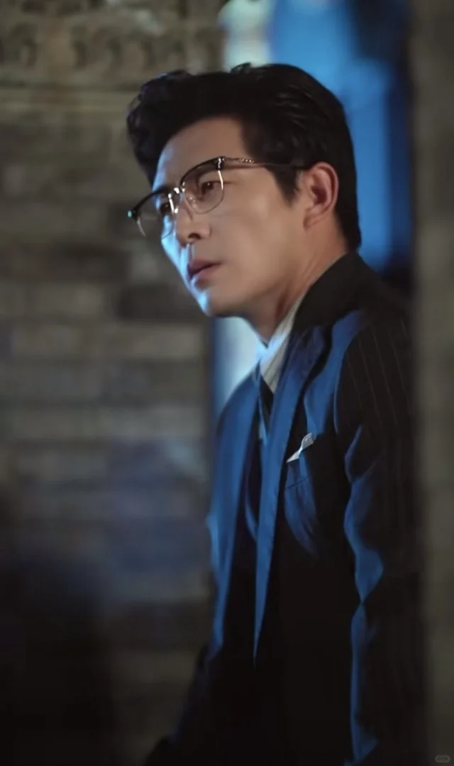 来喽！是财阀家的赵daddy啊